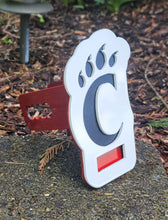 Load image into Gallery viewer, Cincinnati University Bearcats Hitch Cover
